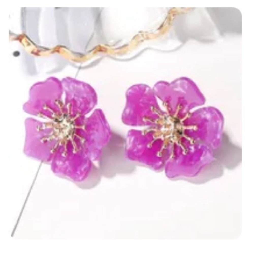 FLOWER BLOOMS LARGE STUD EARRINGS